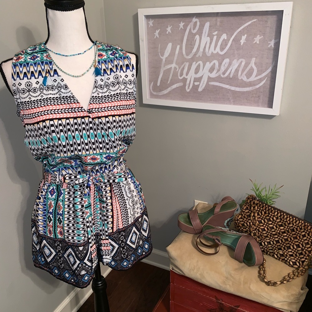 NWOT BeBop Boho Chic Tribal Print V-Neck Romper